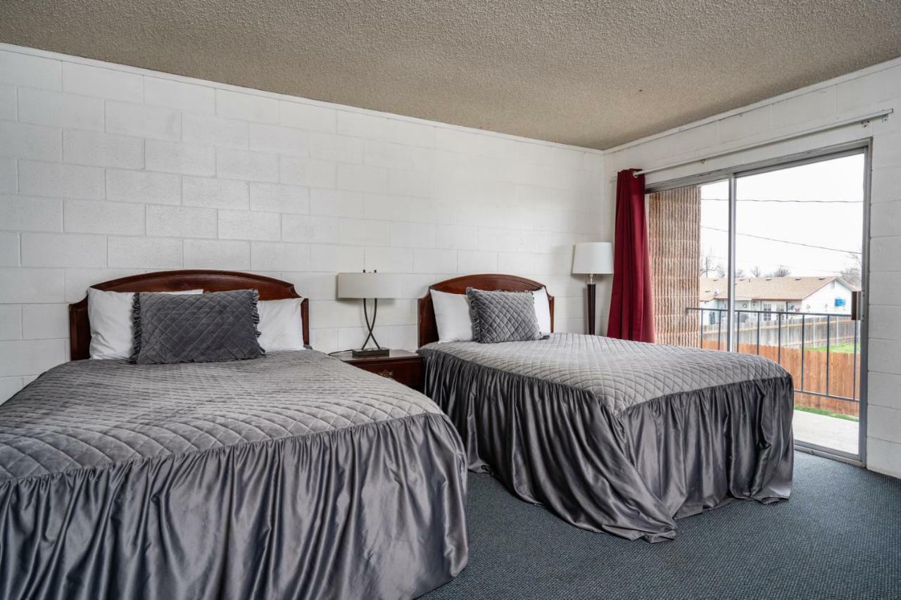 M&M Motel Connell Extérieur photo